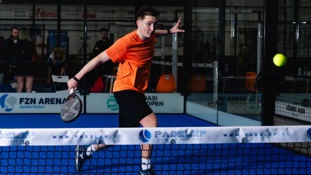 Teren de padel indoor la FZN Arena Iași